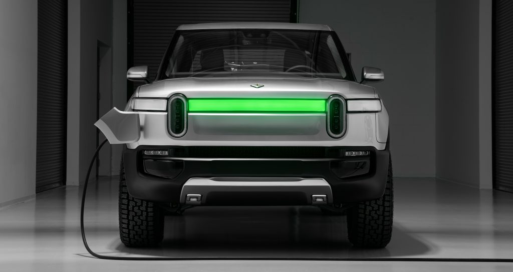 Rivian R1T and R1S fully charged showing in status light bar