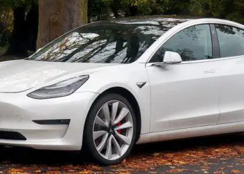 Tesla Model 3 now with a range of up to 614 kilometers